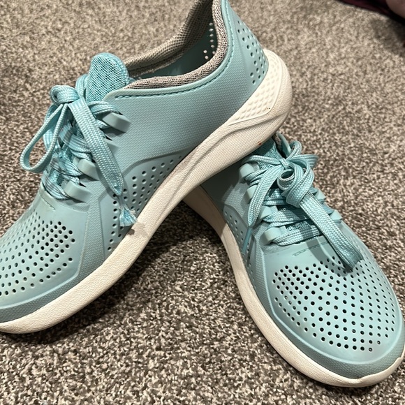 Crocs LiteRide tennis shoes light blue - Picture 2 of 5